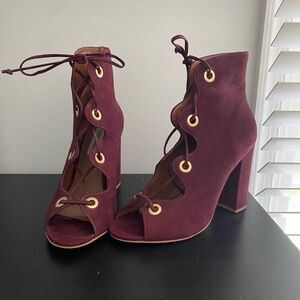 Size 8.5 Steve Madden maroon block heels
